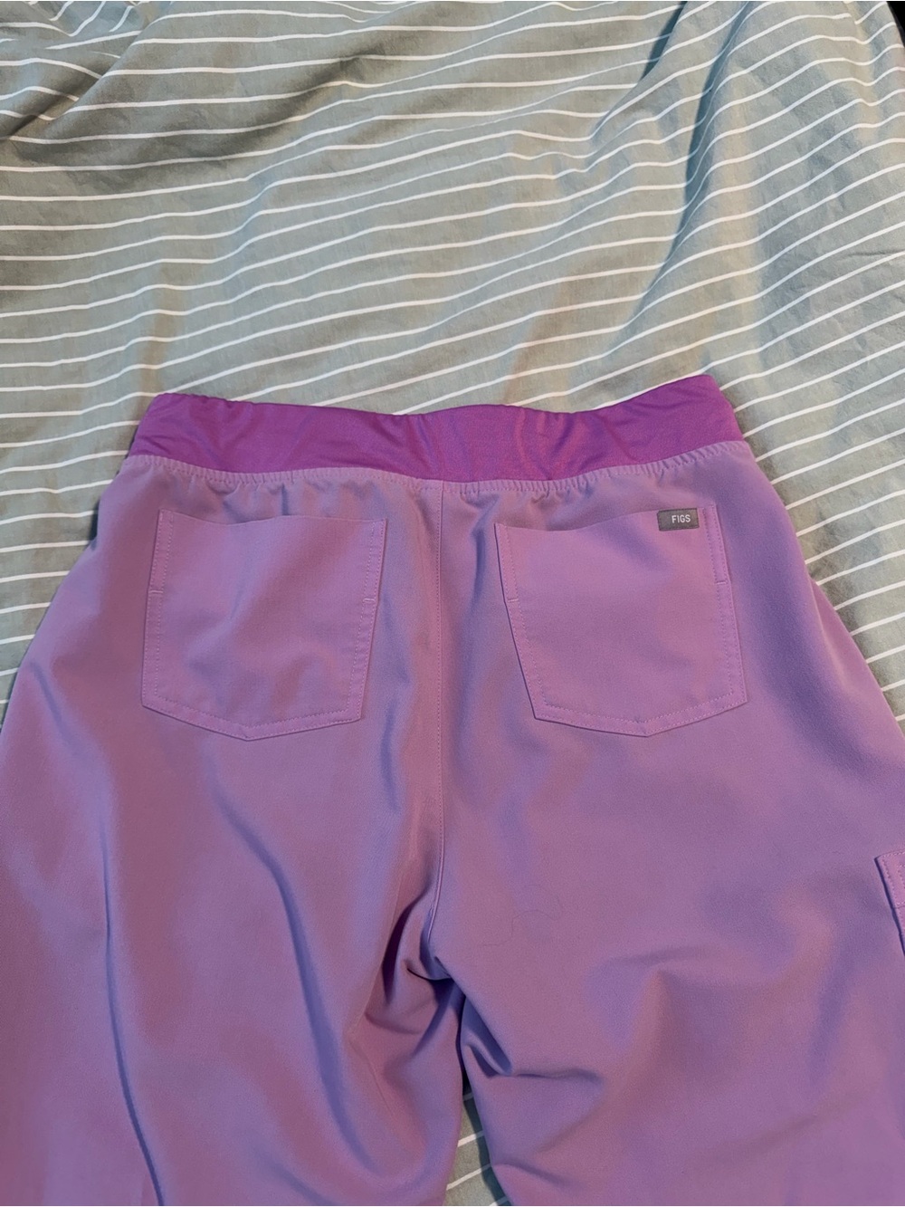 Figs light purple scrub set - Picture 7 of 11